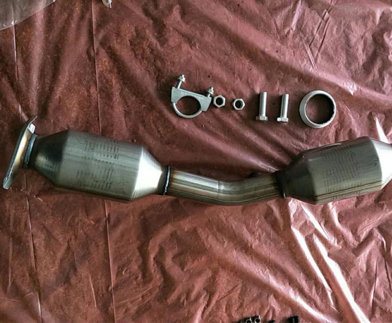 03-08 Toyota Corolla MATRIX 1.8L engine three-way catalytic converter exhaust pipe kit